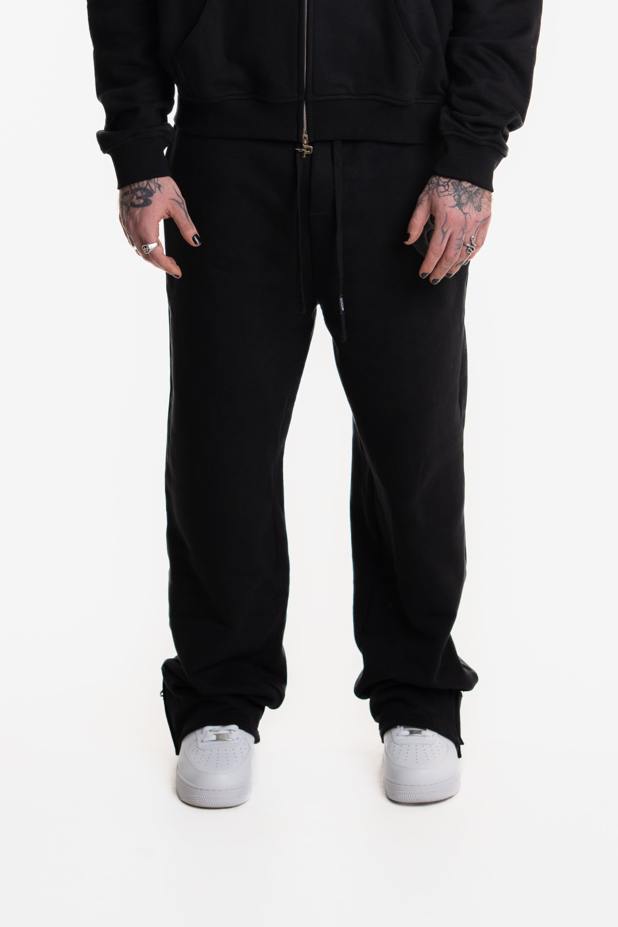 ZIP HEM JOGGER BLACK